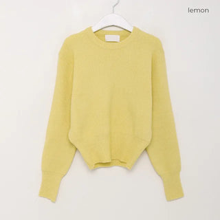 Simple and colorful knitwear