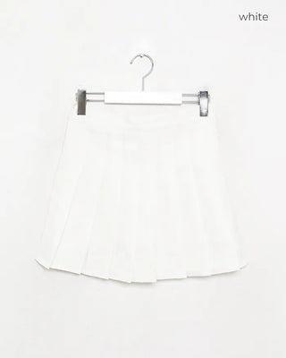 Simple pleated mini skirt