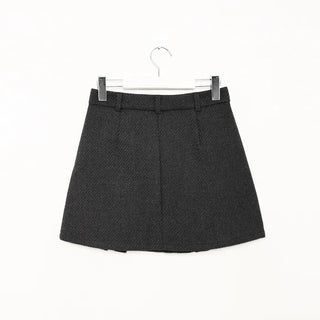One-pocket pleated mini skirt