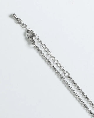Flower pendant necklace