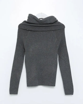 Slim-fit off-shoulder t-shirt