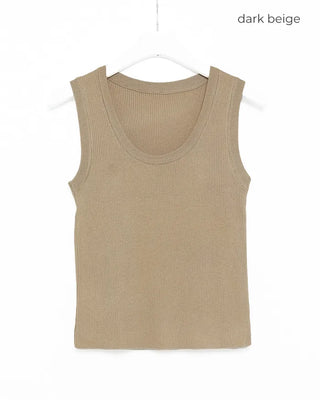 Simple round neck sleeveless knit