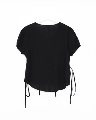 Lace-line pattern blouse
