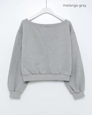 Off-shoulder loose sweatshirt