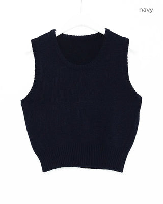 U-neck wool vest