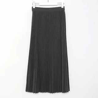 Pleated long skirt