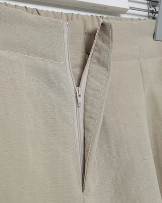 Two-pleat shorts