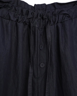 Glossy nylon band button pants