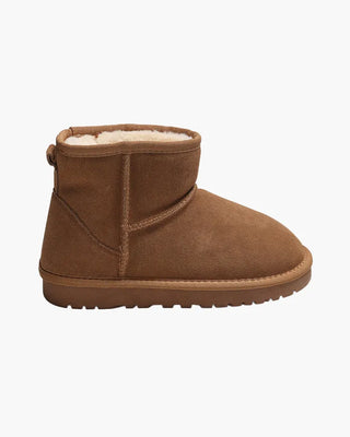 Short sheepskin boots