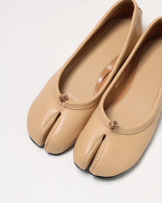 Tabipoint flat shoes