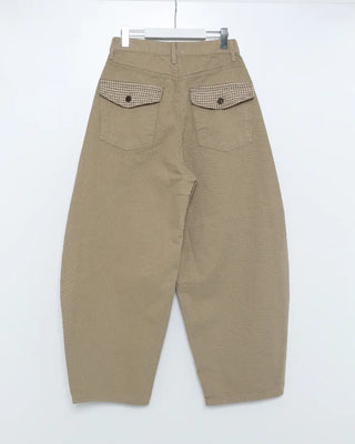 Back check pocket design pants