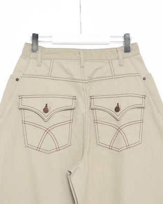 Back pocket curved cotton pants