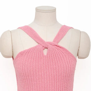 Neck Point Knit Top