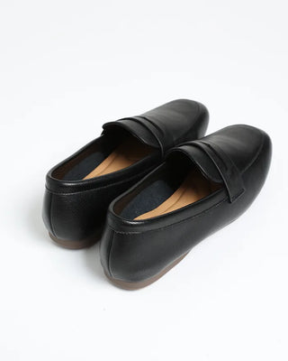 Basic loafers