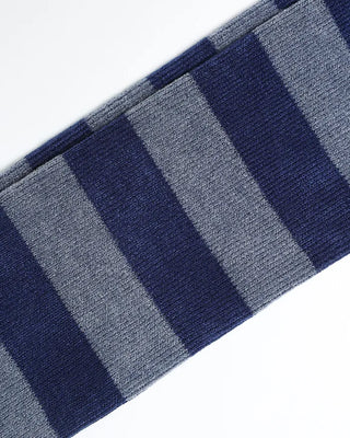 Bordered two-tone knit scarf