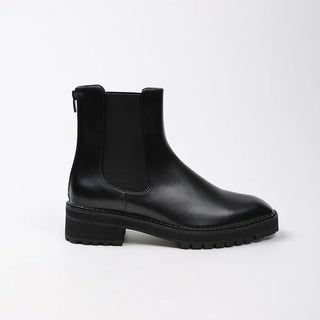 Modern and simple Chelsea boots