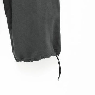 Wide-leg pants with back pockets