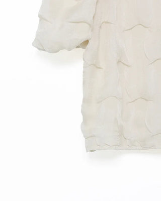Embossed puff blouse