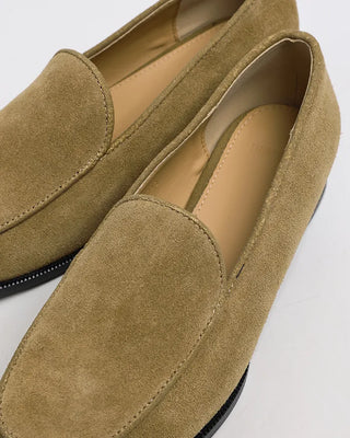 Round-toe slip-on loafers