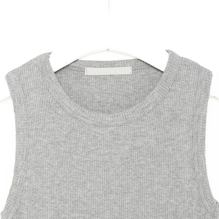 Cropped simple tank top