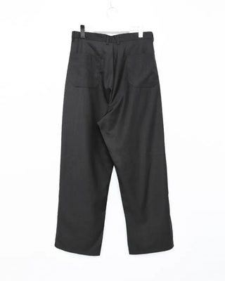 Simple pleated slacks