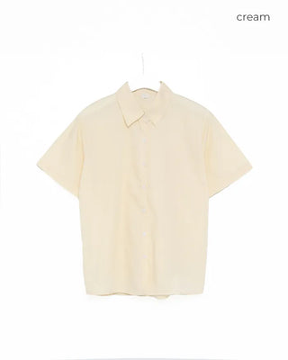 Simple short-sleeved shirt