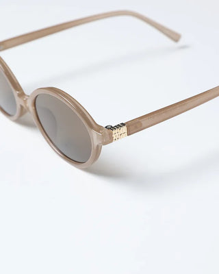 Round-shaped sunglasses