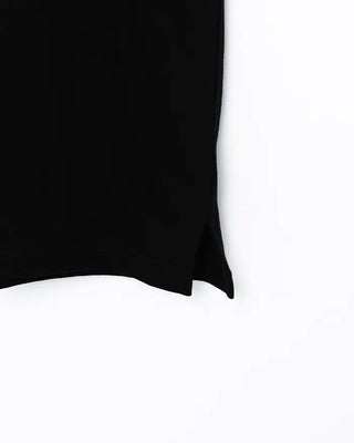 Simple U-neck T-shirt