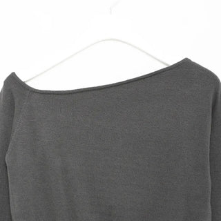 Slit Point Off-Shoulder Knit