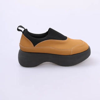 Band sneakers