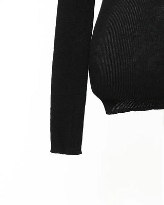 Slim Off-Shoulder Knit