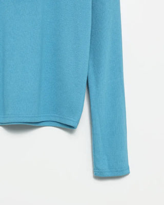 Henley neck long-sleeved T-shirt