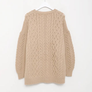 Oversized Cable Knit Round