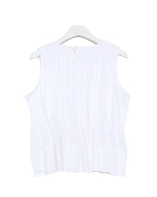 Pleated sleeveless blouse