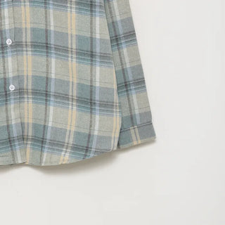 One-pocket loose flannel shirt
