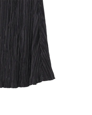 Pleated long skirt