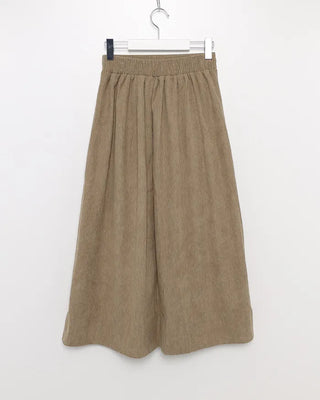 Corduroy pleated long skirt