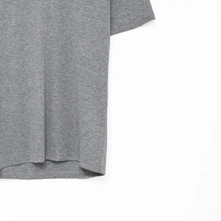 V-neck basic T-shirt