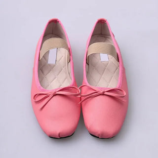 Ribbon Pointed Flat Shoes