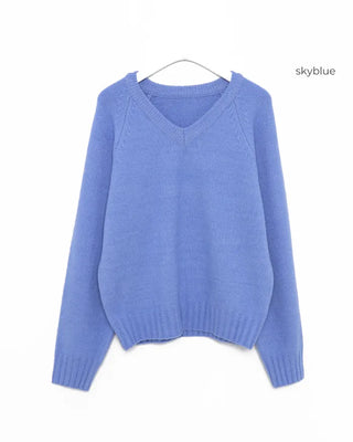 V-neck stitched raglan knit sweater