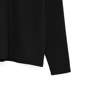 Basic open-collar T-shirt