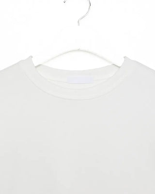 Cropped half-sleeve T-shirt