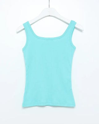 Simple summer sleeveless top