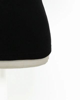 Off-shoulder half-sleeve T-shirt
