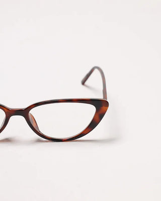 Cat-eye frame