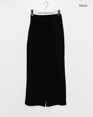 Wide-leg pants with waist ribbon