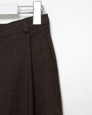 One-pleat slacks