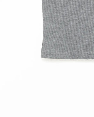 One-shoulder strap half-sleeve T-shirt