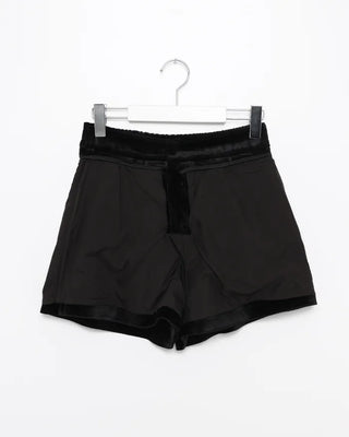 Waist bag, elastic waistband, pleated velvet shorts