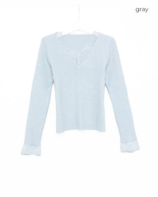 V-neck lace-point knit